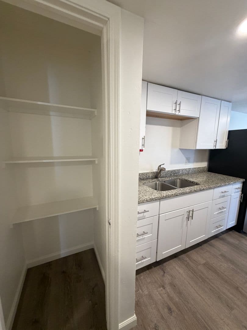 Albuquerque Apartment: 219 Candelaria Rd NW