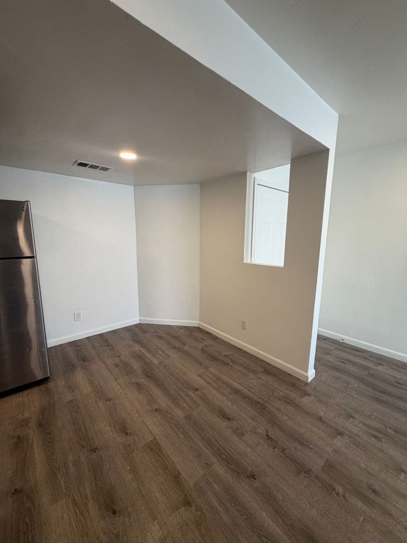 Albuquerque Apartment: 219 Candelaria Rd NW