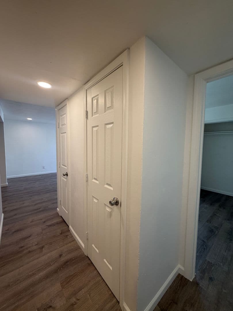 Albuquerque Apartment: 219 Candelaria Rd NW