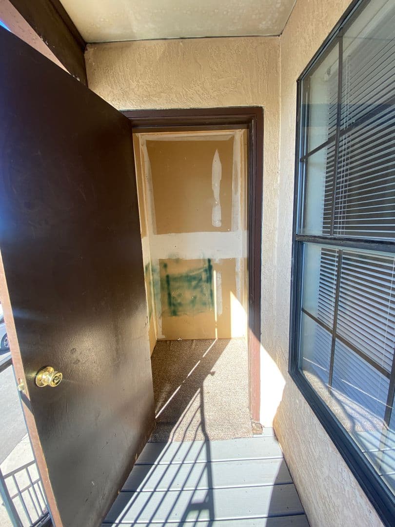 Albuquerque Apartment: 132 Erbbe Street NE 1-4