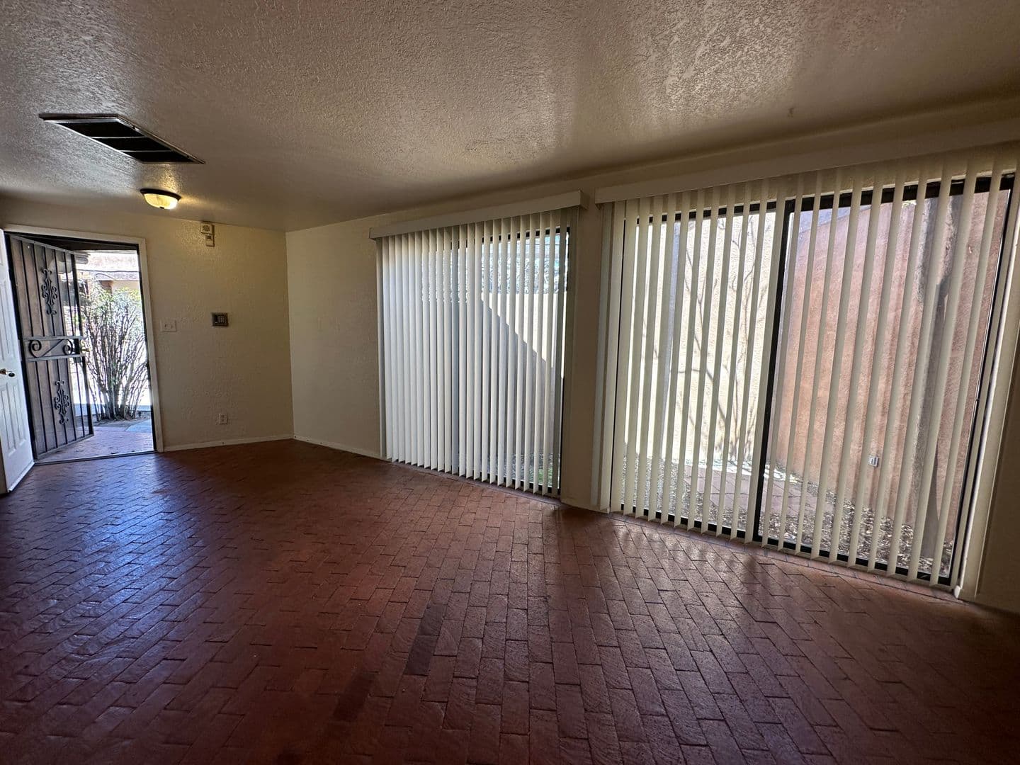 Albuquerque Apartment: 1208 Candelaria Road NW Bldg B