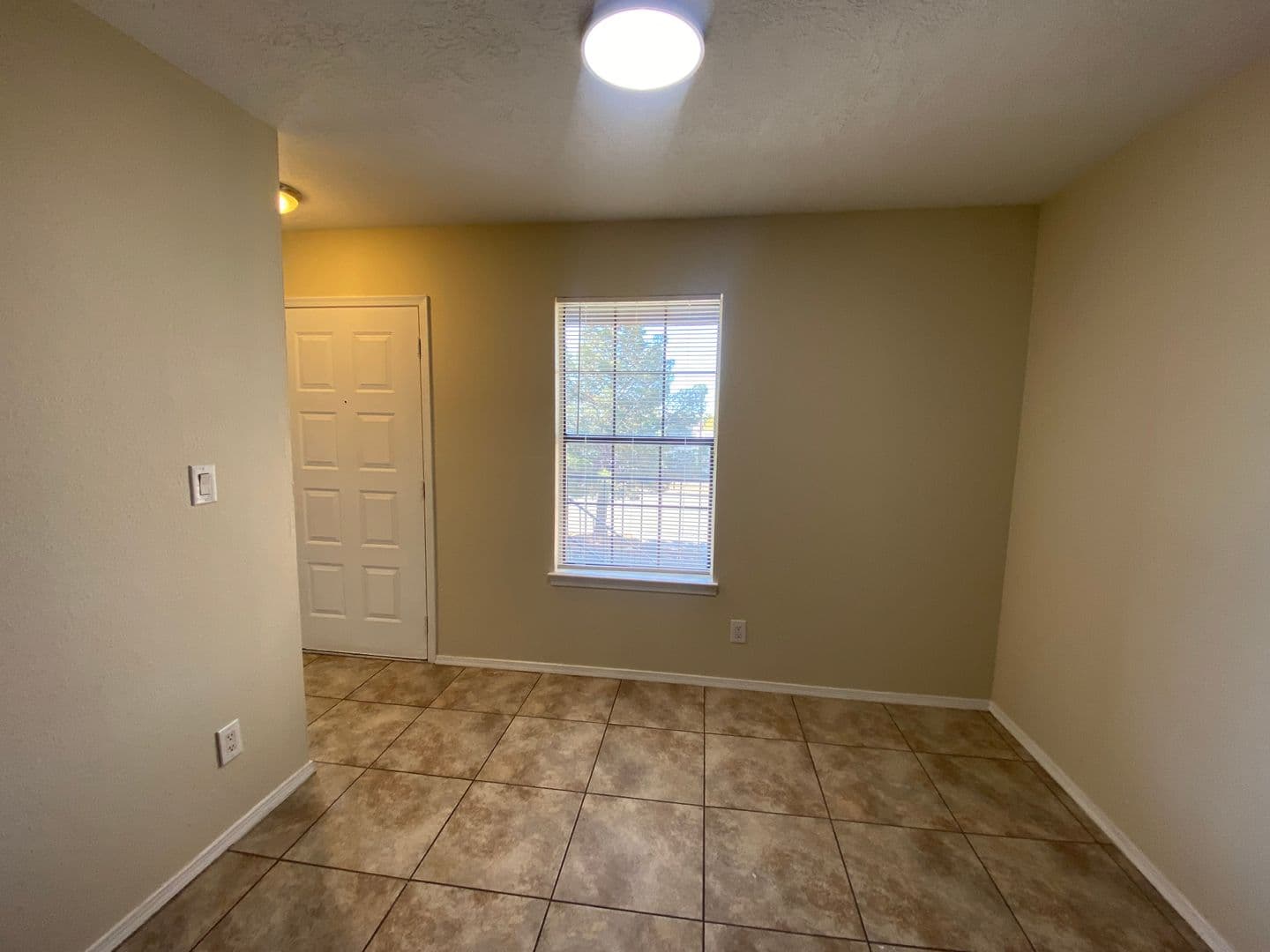 Albuquerque Apartment: 132 Erbbe Street NE 1-4