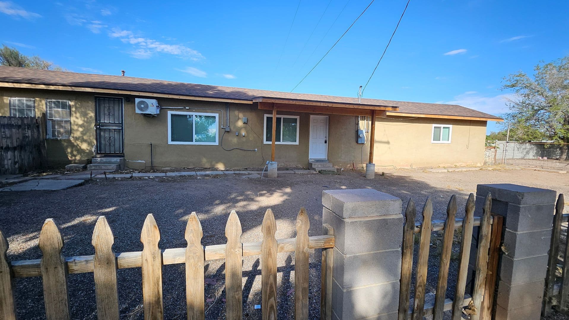 Albuquerque Apartment: 1721-1729 Del Sur Drive SW