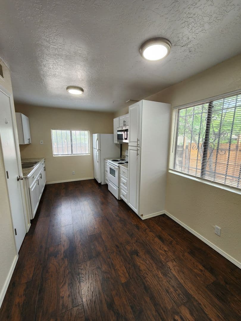 Albuquerque Apartment: 505 Princeton Drive SE A-B