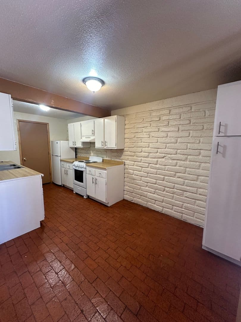 Albuquerque Apartment: 1208 Candelaria Road NW Bldg B