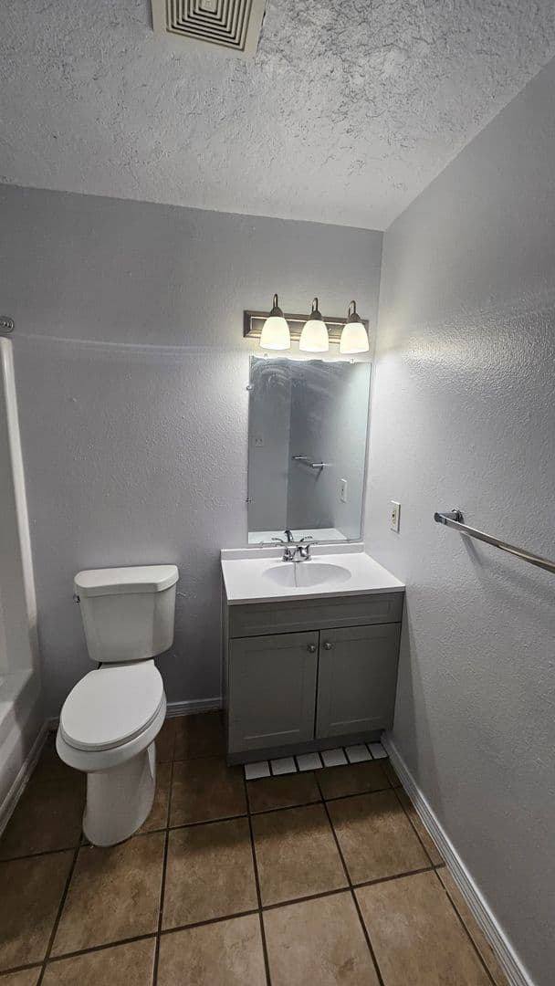 Albuquerque Apartment: 3600 Lafayette Dr.