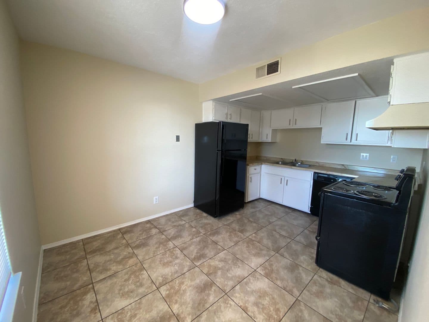 Albuquerque Apartment: 132 Erbbe Street NE 1-4