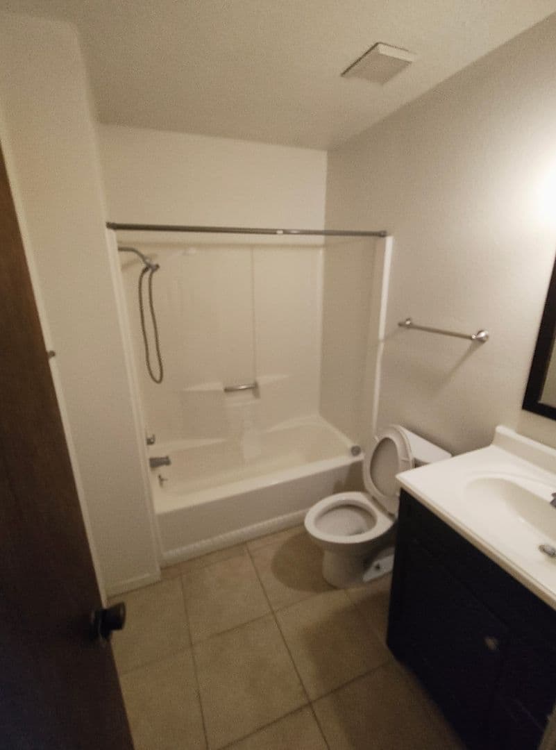 Grants Apartment: Courtyard Apartments