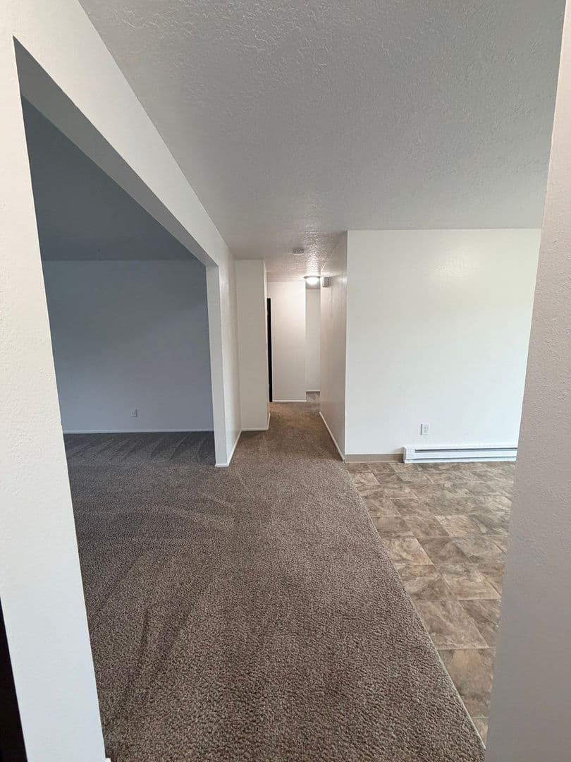 Portland Apartment: 9008 NE Hassalo St