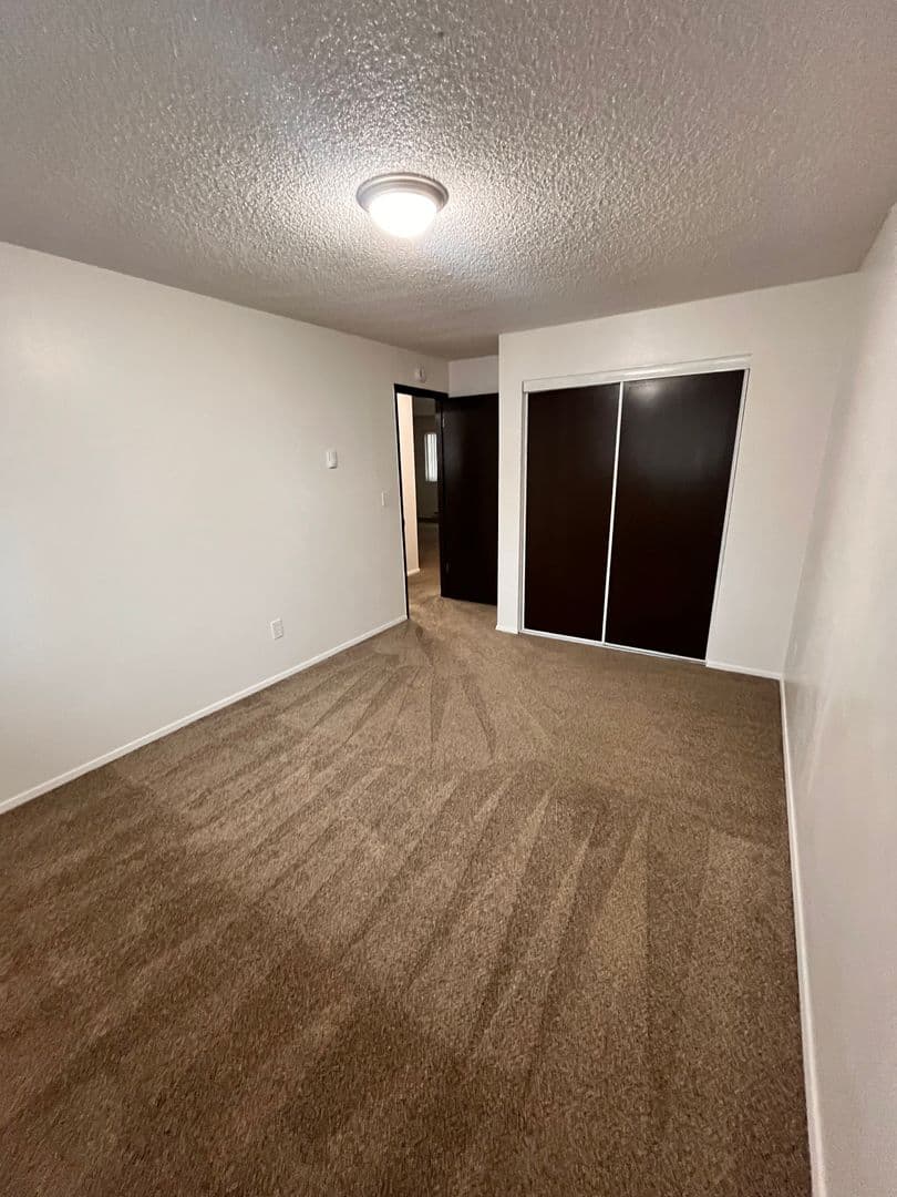 Portland Apartment: 4501-4537 SW Luradel St
