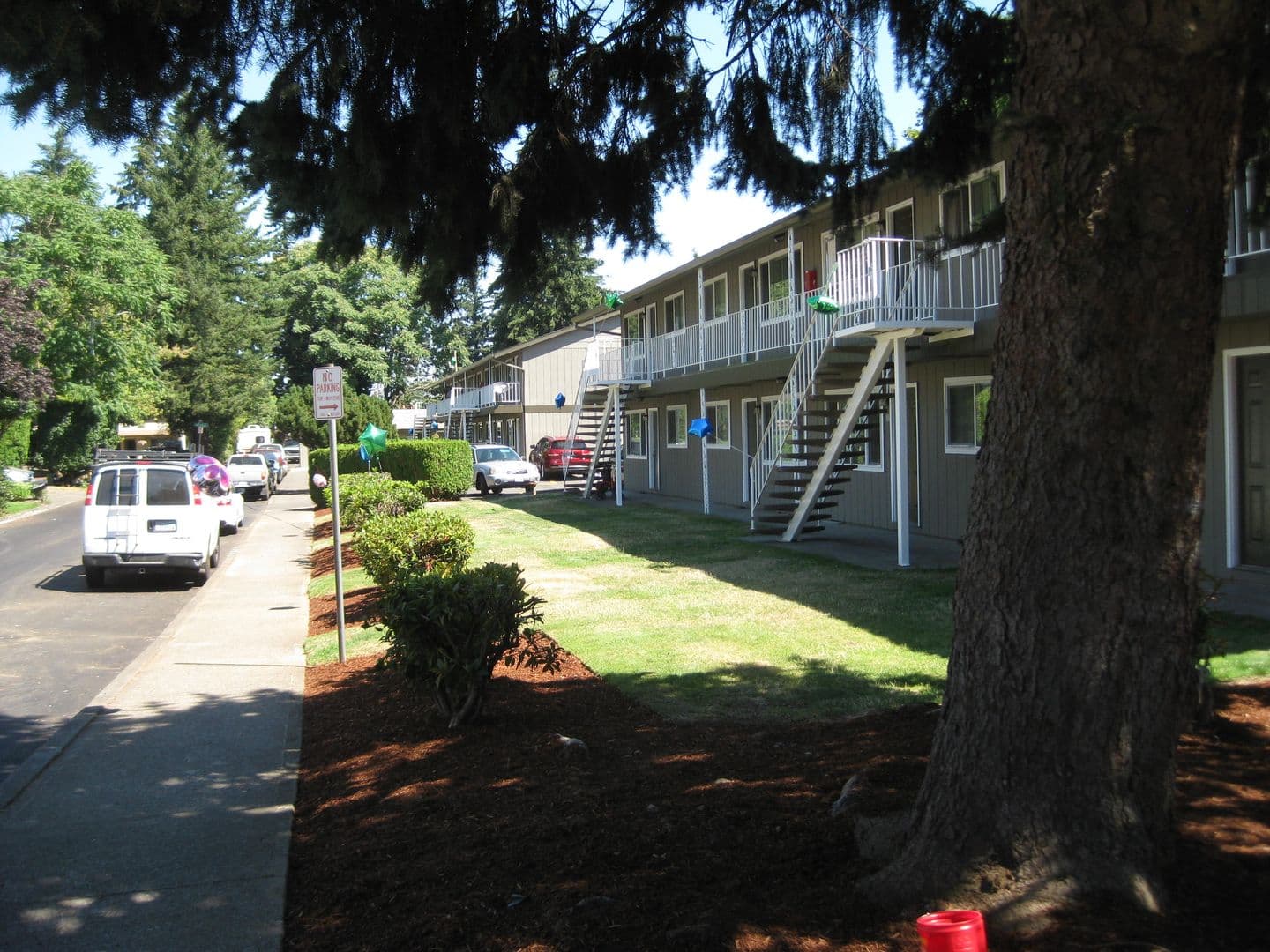Portland Apartment: 17925 E Burnside St