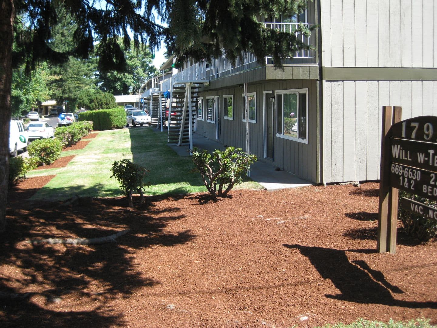 Portland Apartment: 17925 E Burnside St
