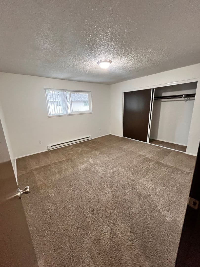 Portland Apartment: 4501-4537 SW Luradel St