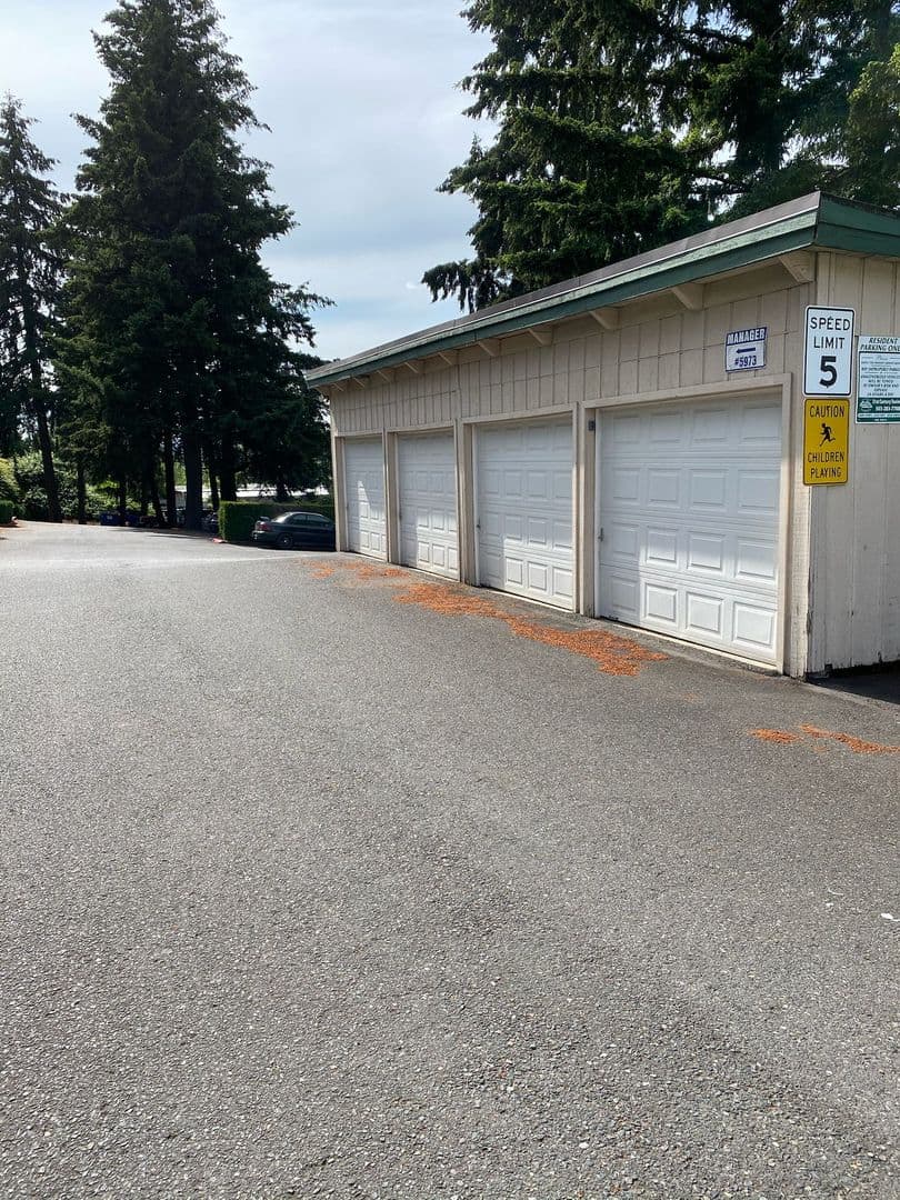 Portland Apartment: 5961-5999 SE 122nd Ave