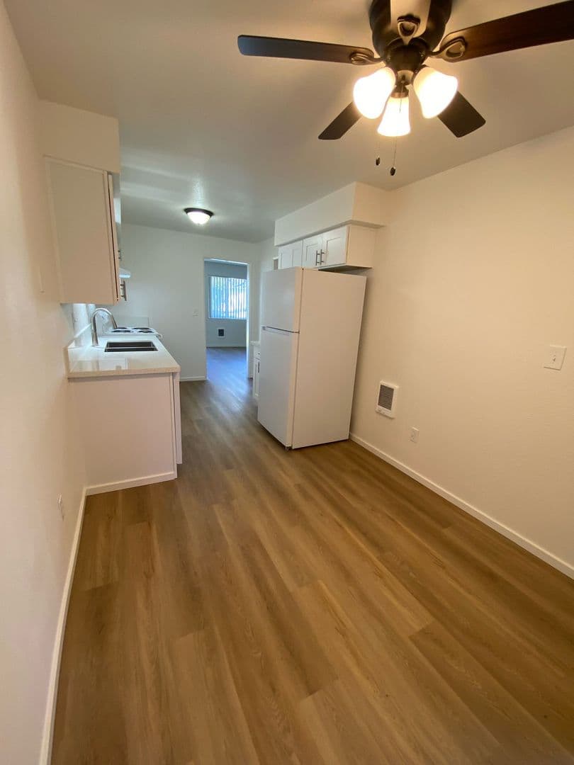 Portland Apartment: 17925 E Burnside St
