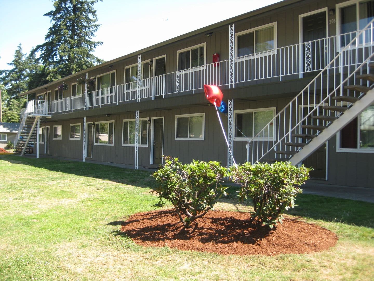 Portland Apartment: 17925 E Burnside St
