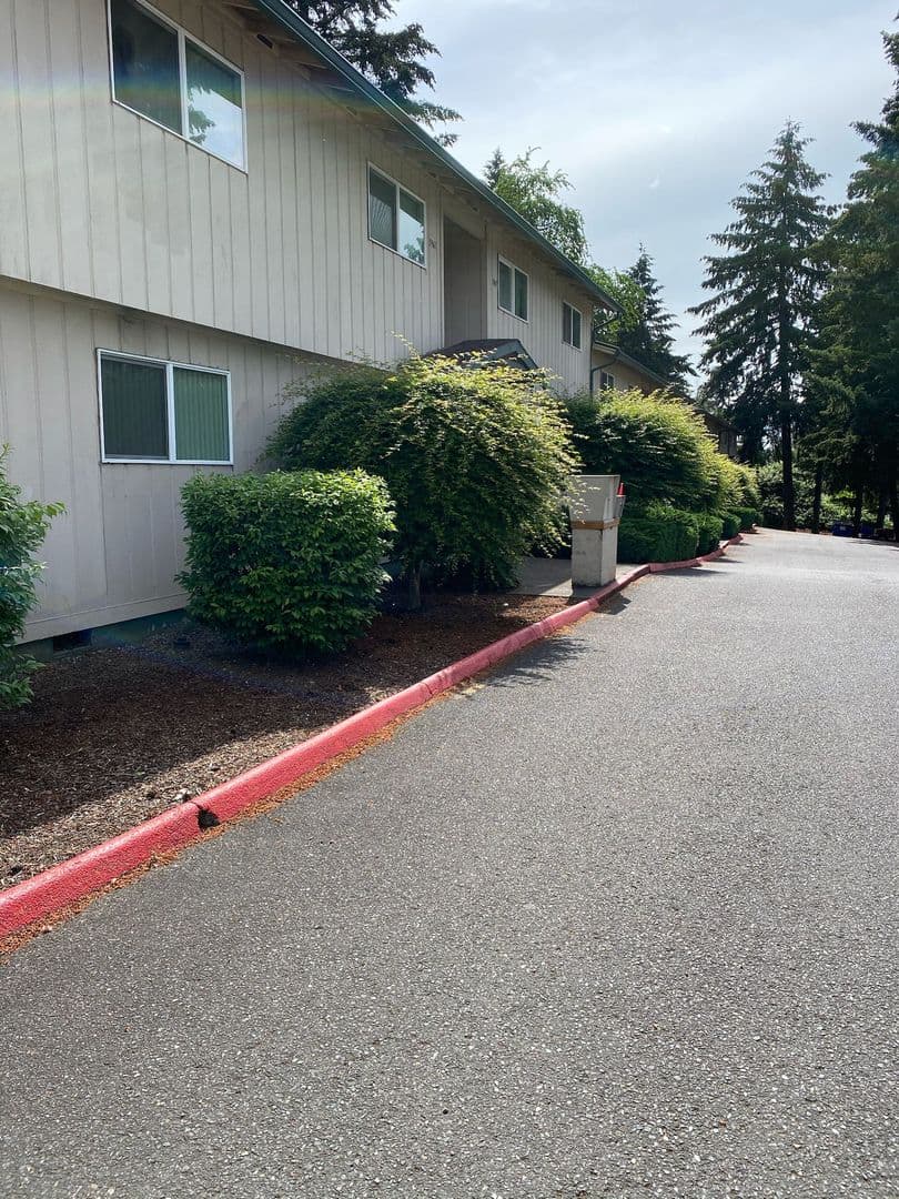 Portland Apartment: 5961-5999 SE 122nd Ave