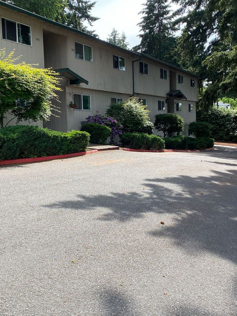 Portland Apartment: 5961-5999 SE 122nd Ave