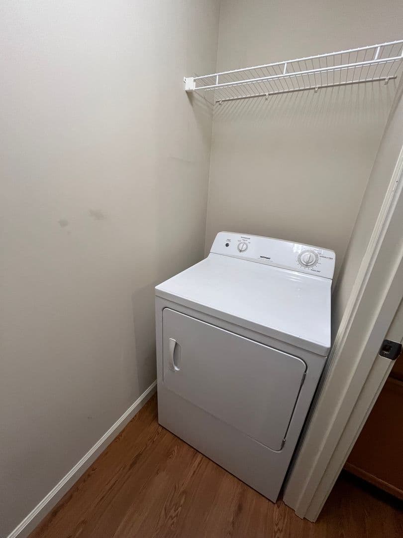 Bowling Green Apartment: 434 Upper Stone Avenue