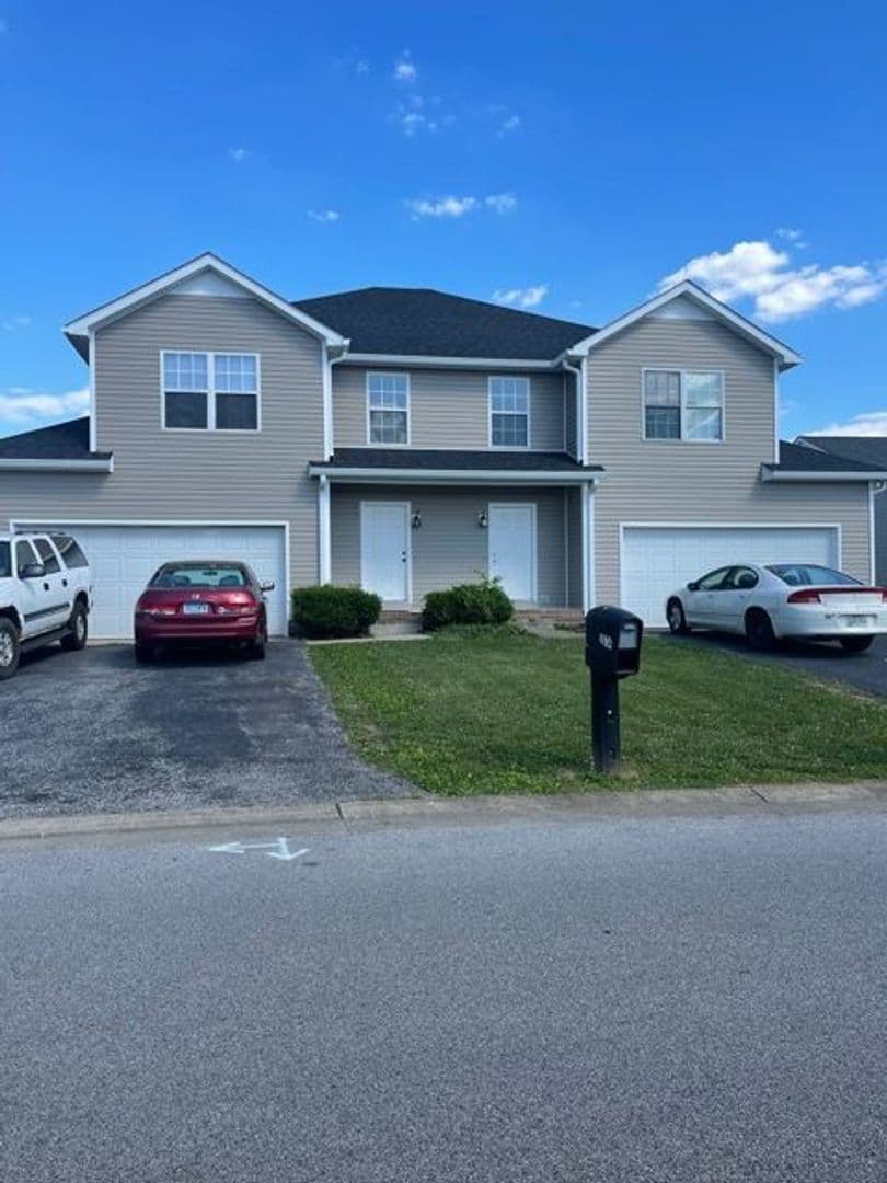 Bowling Green Apartment: 2610 Oriole Street