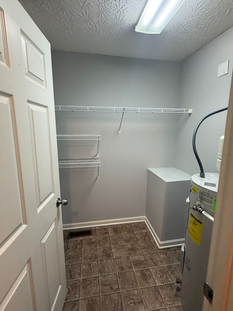 Bowling Green Apartment: 355 Upper Stone Avenue