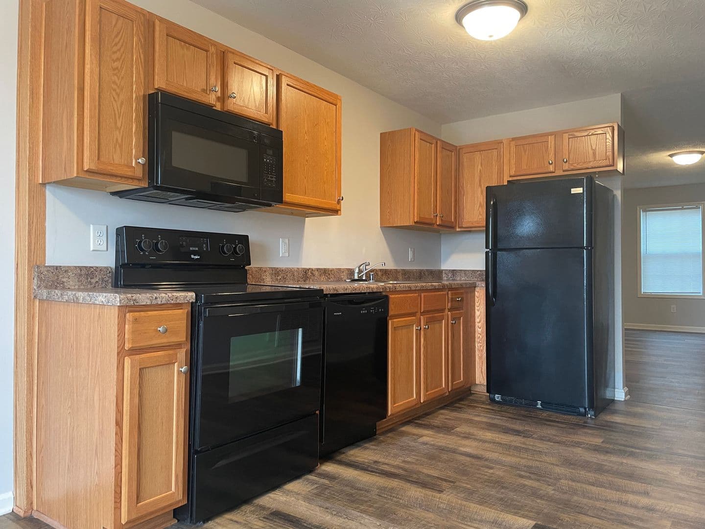 Bowling Green Apartment: 348 Upper Stone Avenue