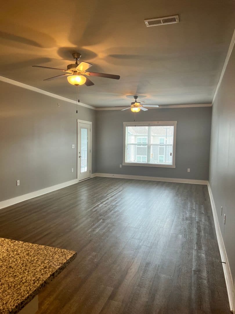 White House Apartment: 2940 US-31W