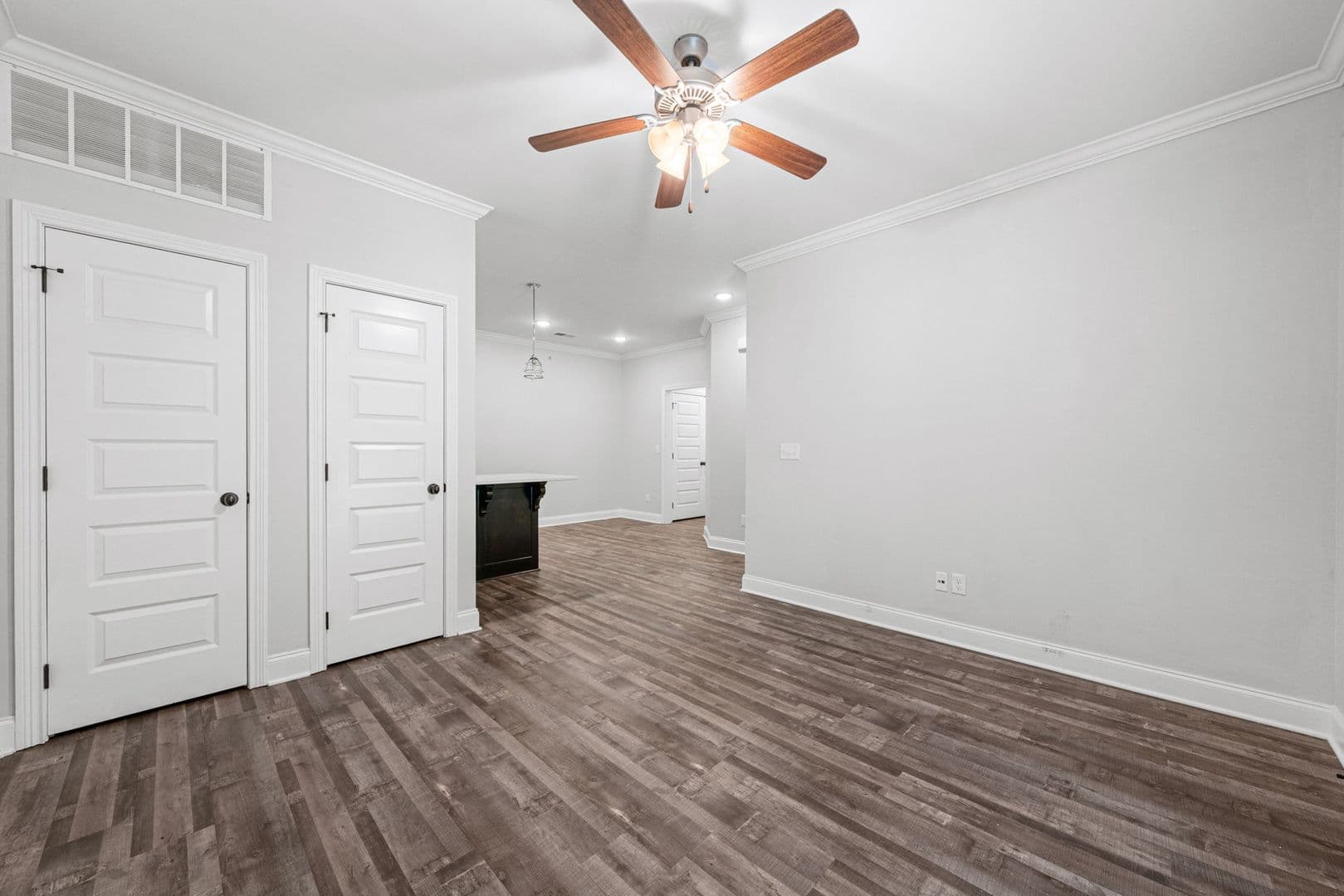 Bowling Green Apartment: 864 Fairview Avenue