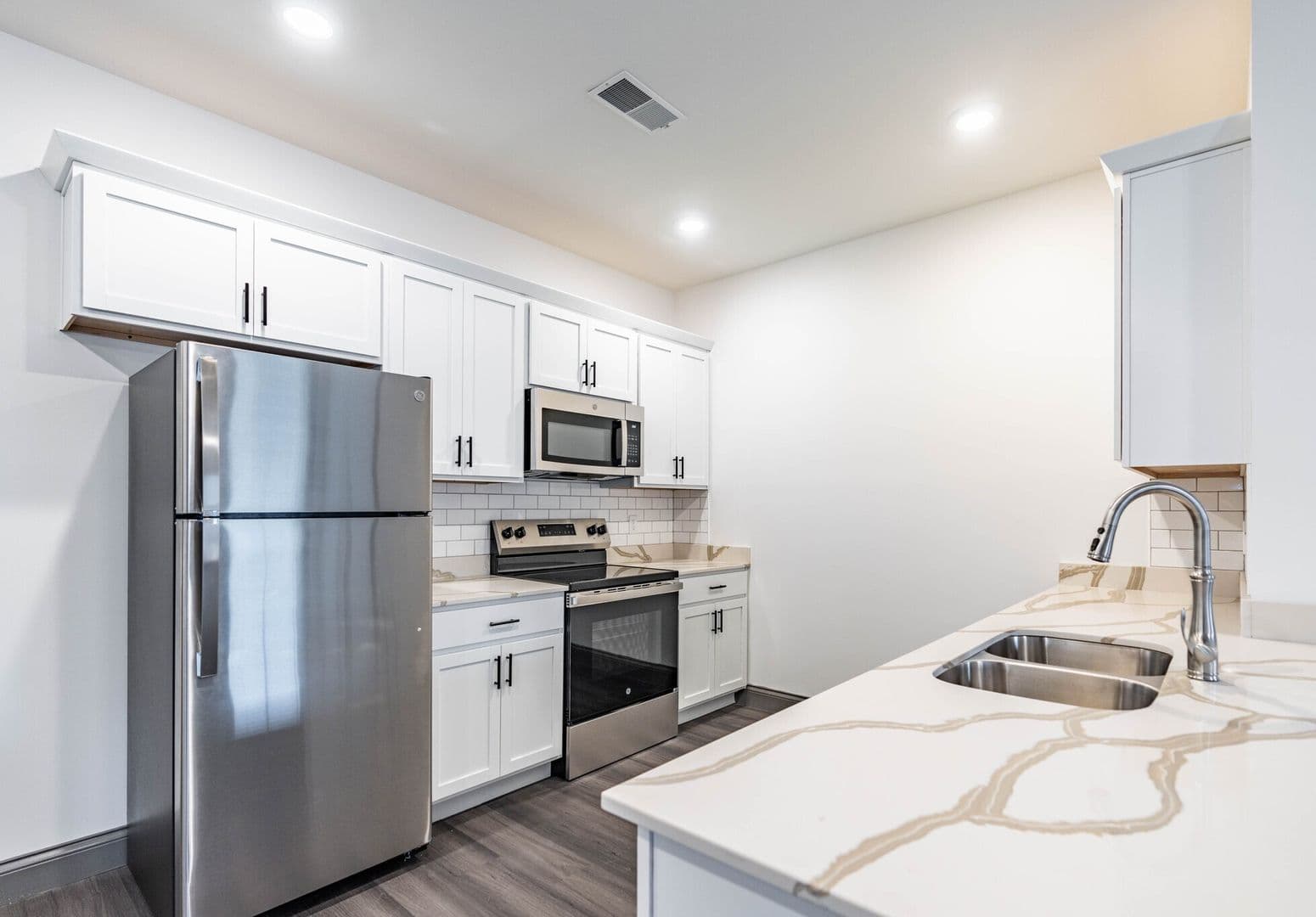 Bowling Green Apartment: 268 Cherry Farms Lane