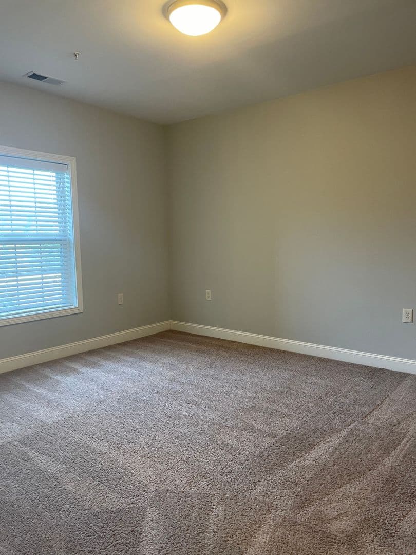 Bowling Green Apartment: 249 Greenwood Lane
