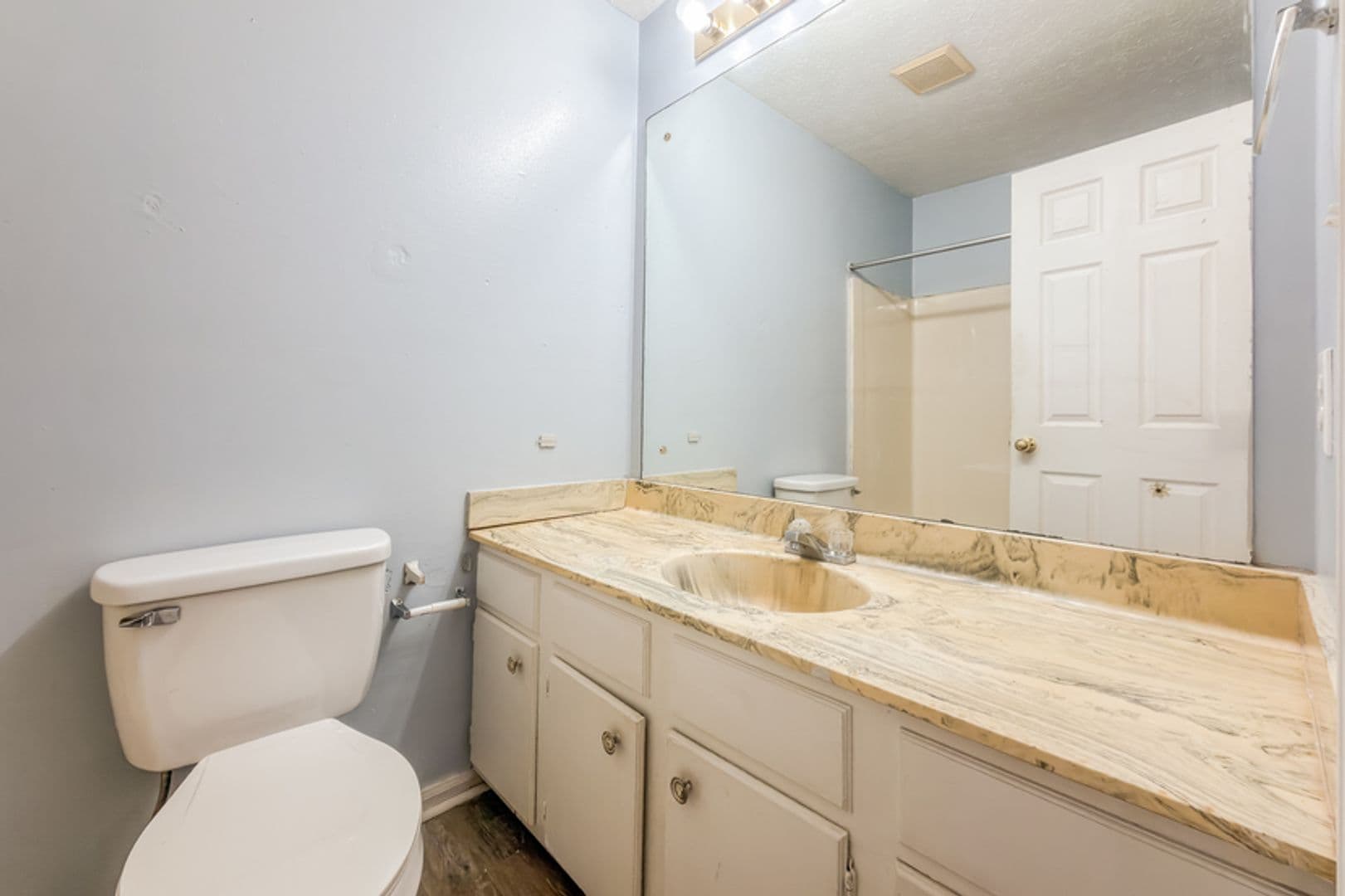 Bowling Green Apartment: 6550 Louisville Rd
