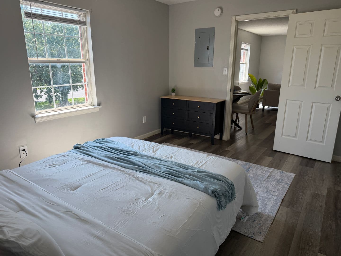 Bowling Green Apartment: 6550 Louisville Rd