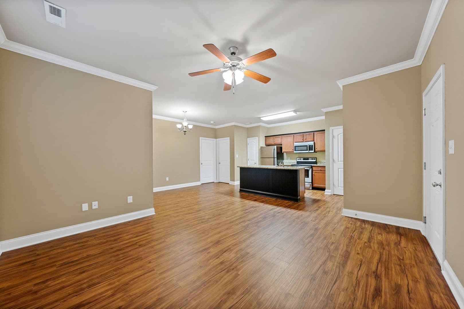 Bowling Green Apartment: 6068 Louisville Rd