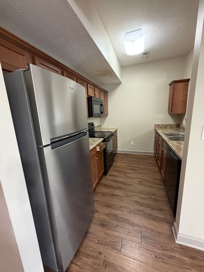 Bowling Green Apartment: 110 Audley Court