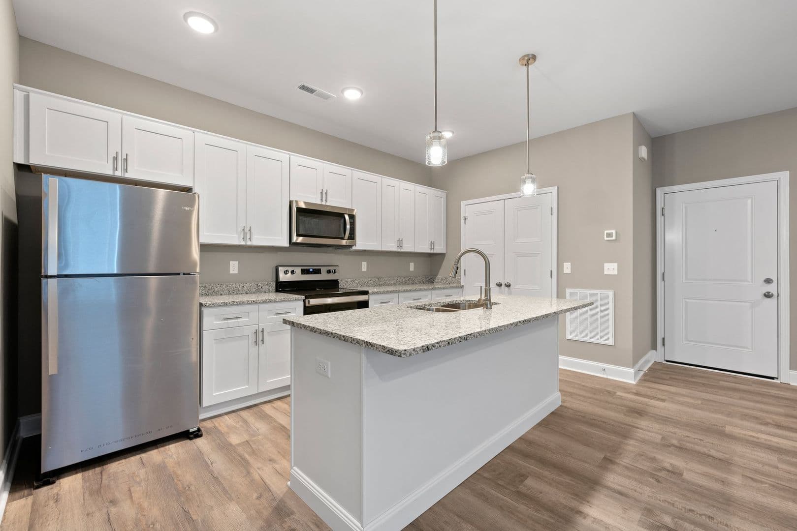 Bowling Green Apartment: 511 Traditions Boulevard