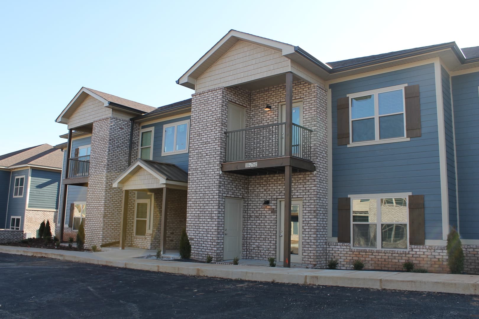 Bowling Green Apartment: 556 Emmett Ave