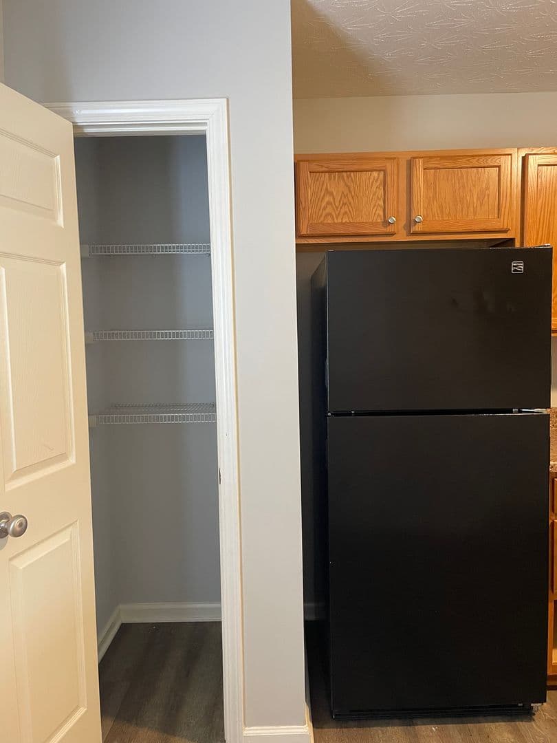 Bowling Green Apartment: 398 Lower Stone Avenue