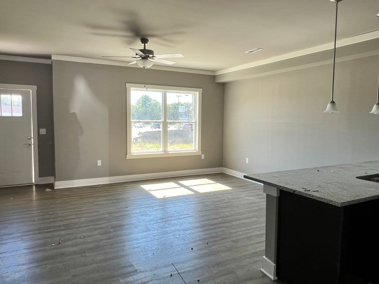 White House Apartment: 529 Raymond Hirsch Parkway