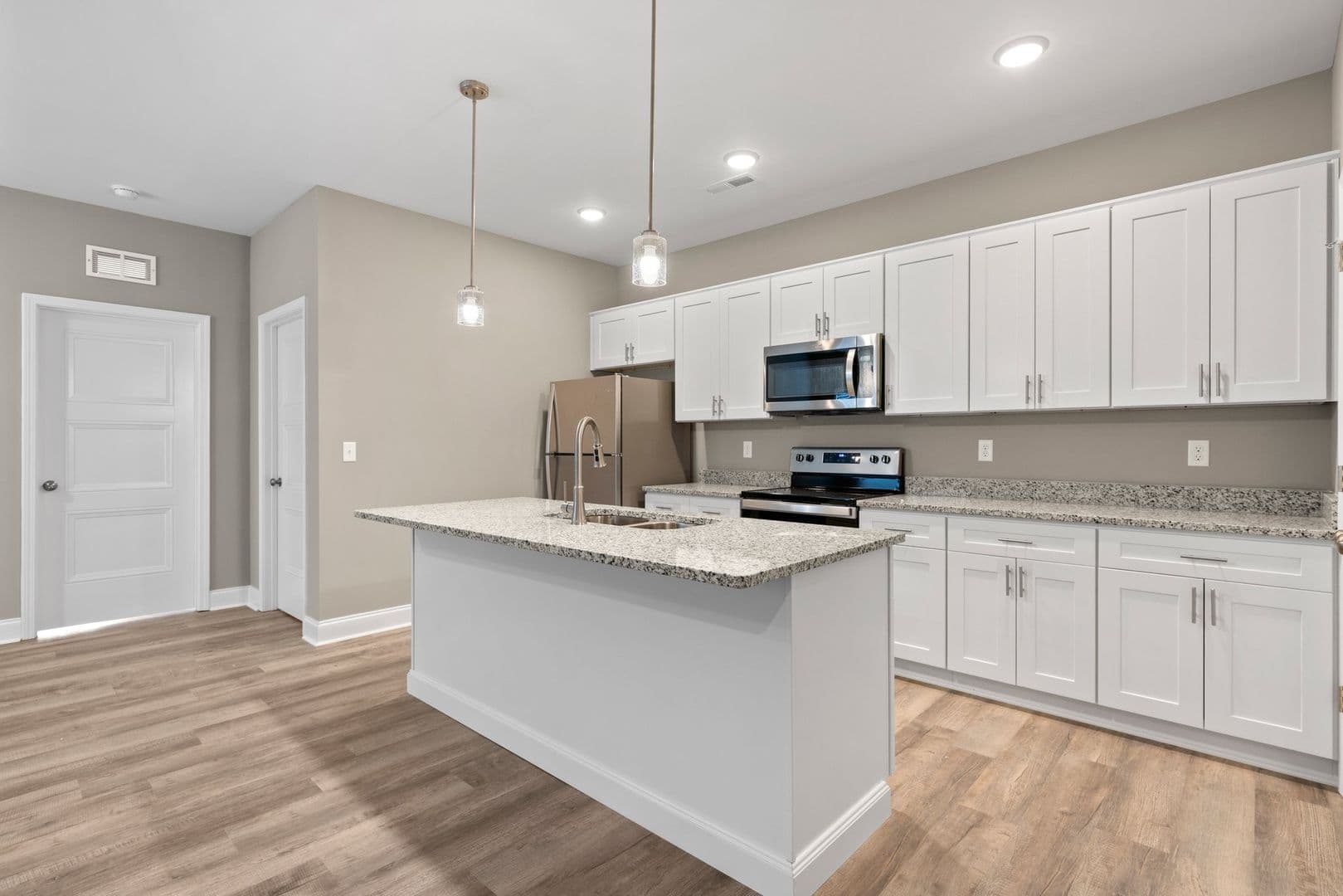 Bowling Green Apartment: 511 Traditions Boulevard