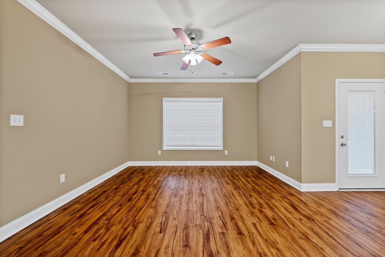 Bowling Green Apartment: 6068 Louisville Rd