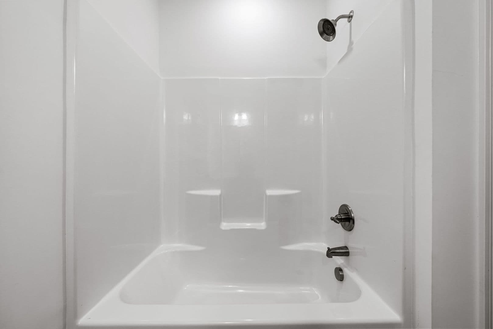 Bowling Green Apartment: 864 Fairview Avenue