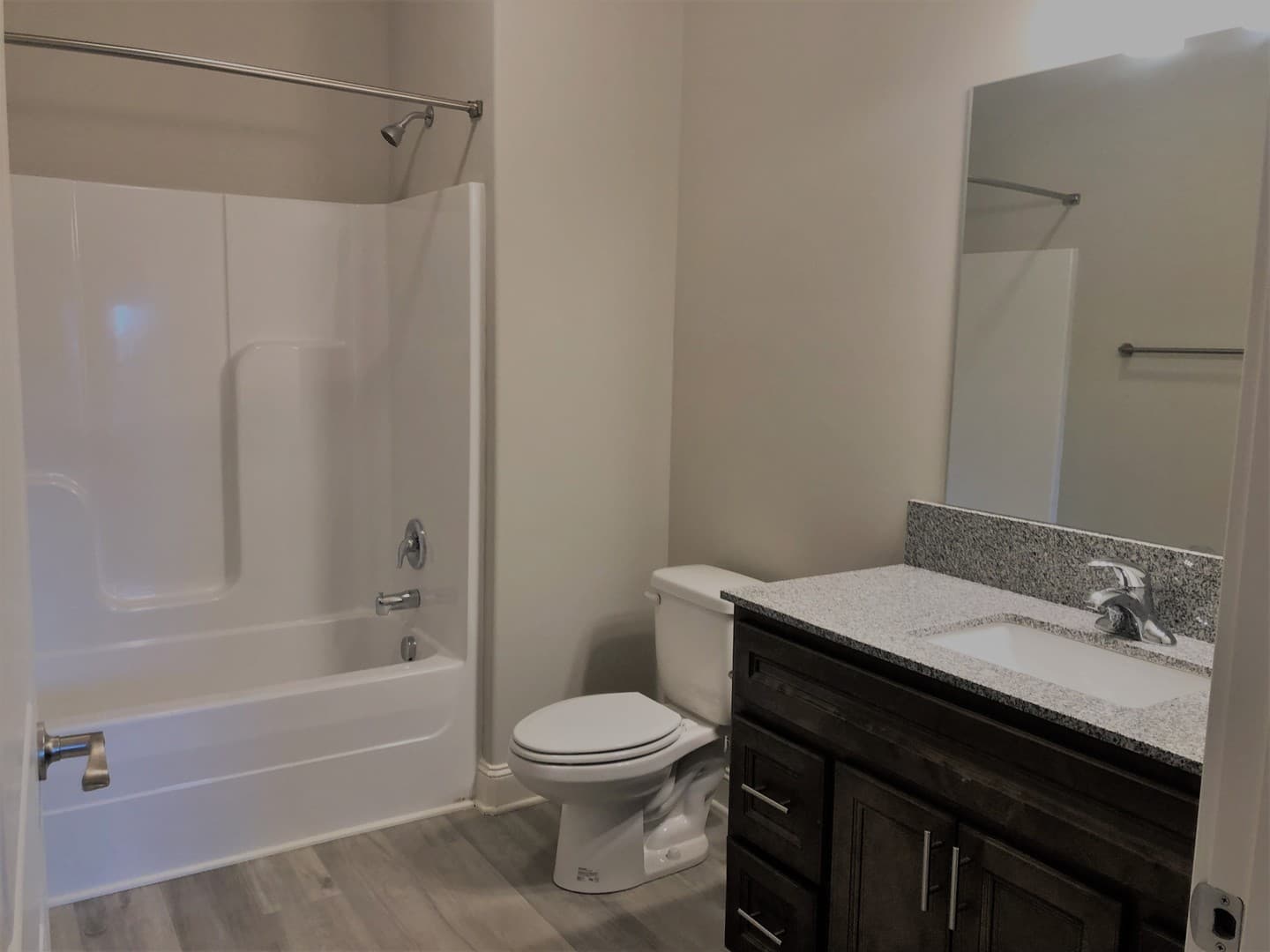Bowling Green Apartment: 249 Greenwood Lane