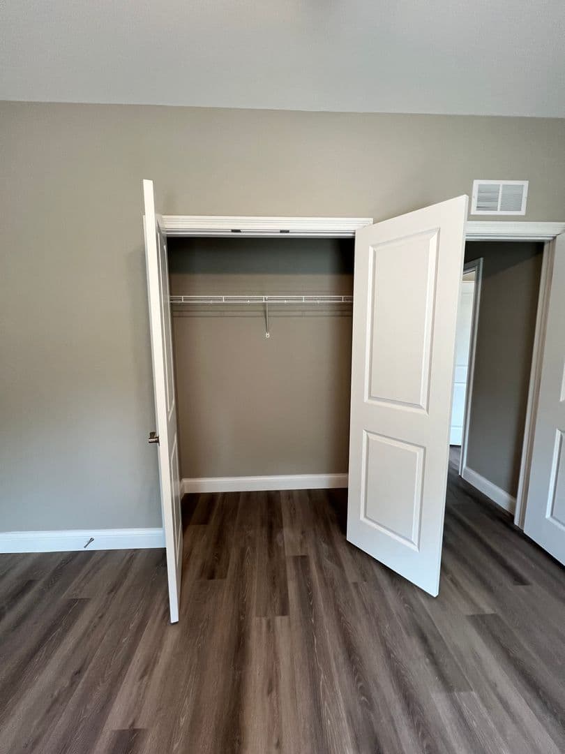 Bowling Green Apartment: 171 Hunt Village Lane