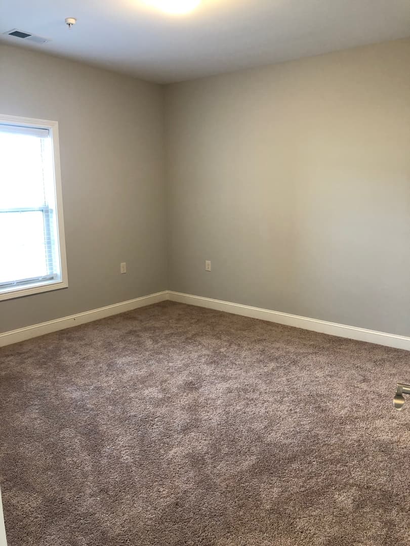 Bowling Green Apartment: 249 Greenwood Lane