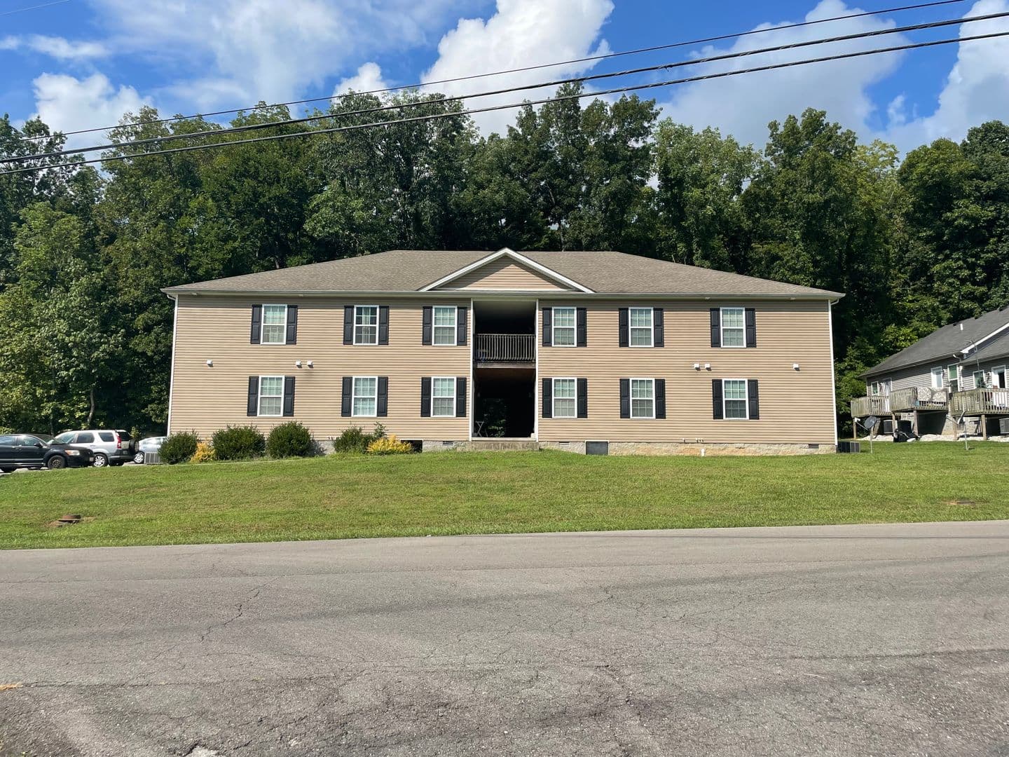 Bowling Green Apartment: 429 Upper Stone Avenue