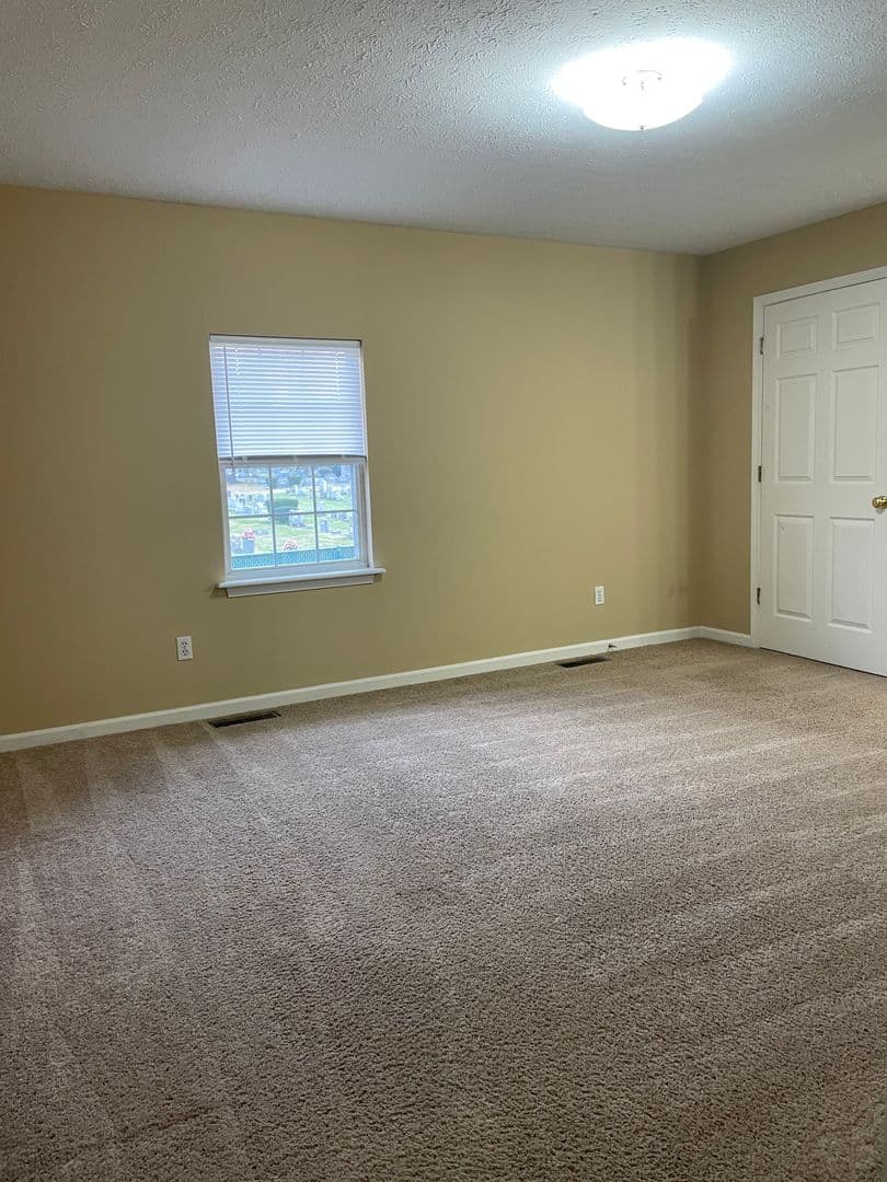 Bowling Green Apartment: 1114 Brockley Way