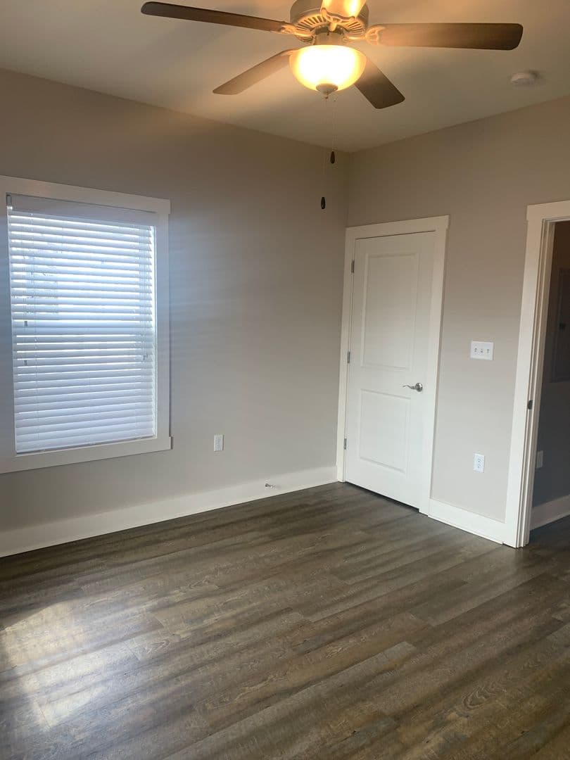 White House Apartment: 2940 US-31W