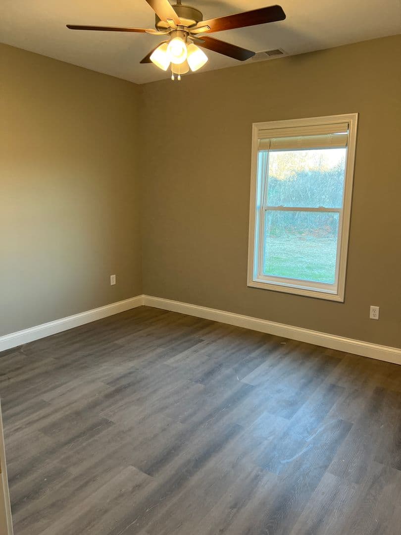 Bowling Green Apartment: 171 Hunt Village Lane