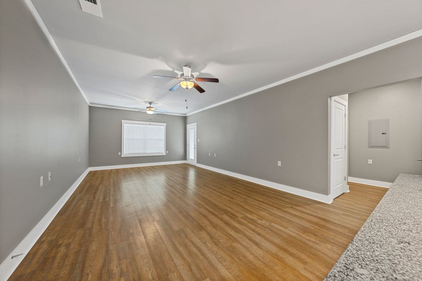 White House Apartment: 2940 US-31W