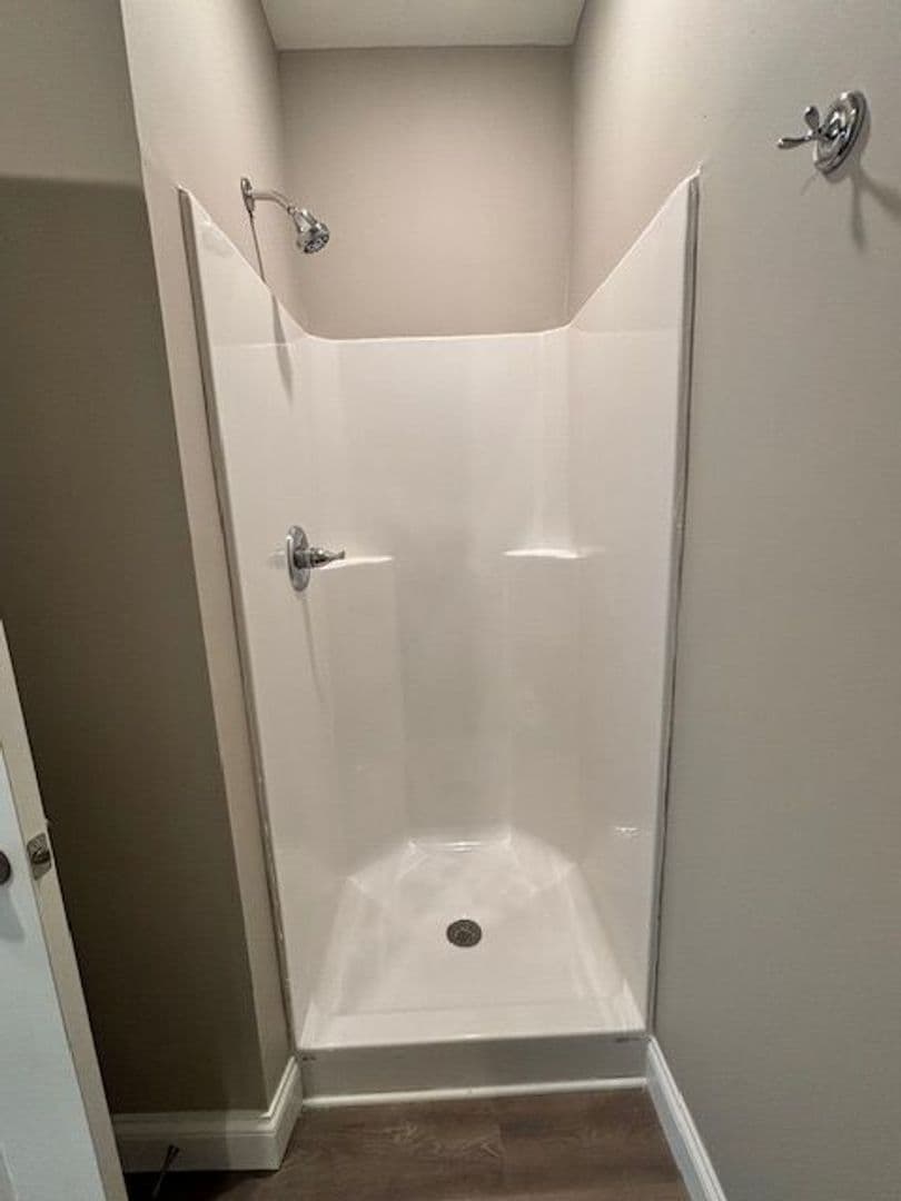 Bowling Green Apartment: 5330 Bakers Spring Street